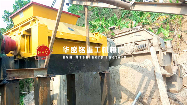 对辊破碎机图片